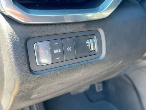 Used 2024 GMC Acadia Elevation w/ Luxury Package image 18