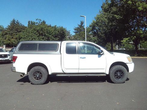 Used 2004 Nissan Titan LE AWD/4WD image 6