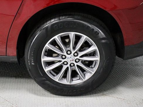 Used 2024 Buick Enclave Premium image 20