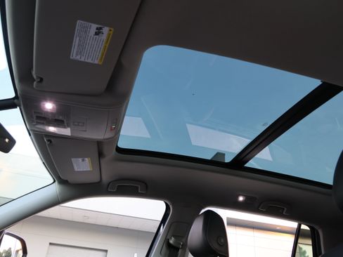 Used 2021 Volkswagen Atlas SE w/ Panoramic Sunroof Package AWD/4WD image 30