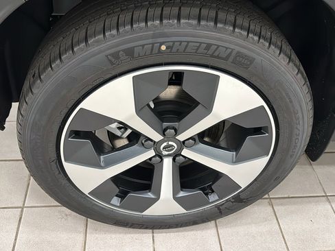 New 2026 Volvo XC40 B5 Plus w/ Protection Package Premier image 31