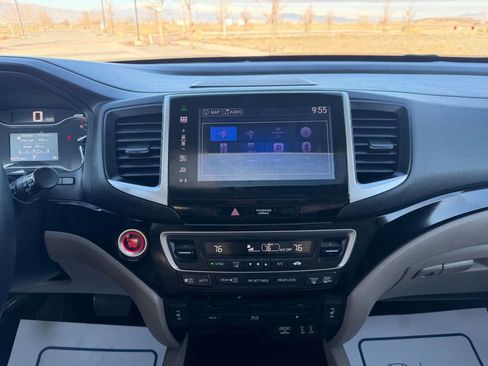 Used 2016 Honda Pilot Touring image 27