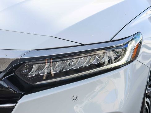 Used 2022 Honda Accord Touring image 4