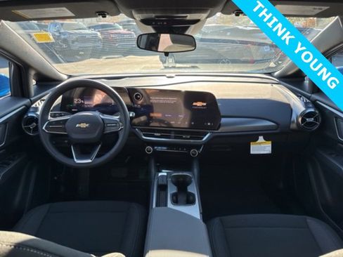 New 2026 Chevrolet Equinox EV LT image 12