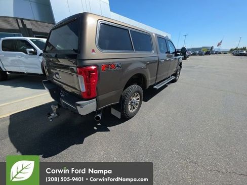 Used 2017 Ford F250 XLT w/ XLT Premium Package AWD/4WD image 10