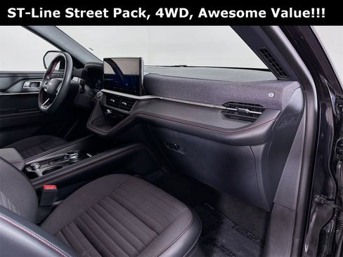 Used 2025 Ford Explorer ST-Line w/ ST-Line Street Pack image 31