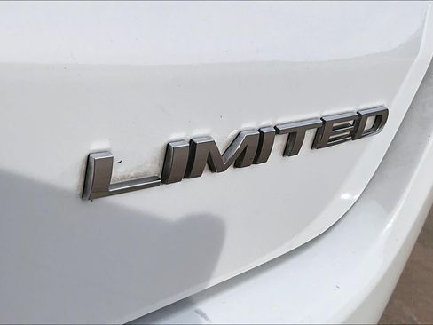 Used 2025 Jeep Compass Limited AWD/4WD image 10