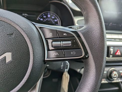 Certified 2024 Kia Forte LXS FWD image 29