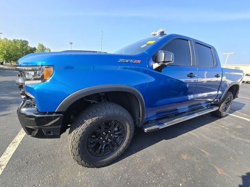 Used 2023 Chevrolet Silverado 1500 ZR2 w/ Technology Package AWD/4WD image 4