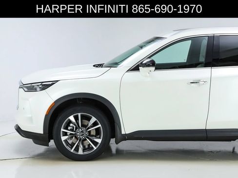 Used 2023 INFINITI QX60 Luxe w/ Cargo Package FWD image 3
