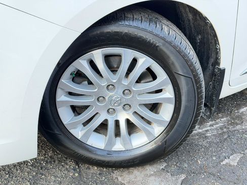 Used 2017 Toyota Sienna XLE Premium w/ Protection Package image 83