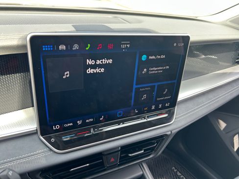Used 2026 Volkswagen Tiguan SE FWD image 12