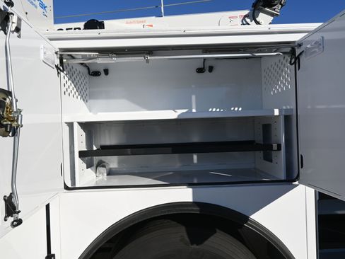 New 2026 Ford F750 2WD SuperCab Super Duty image 43