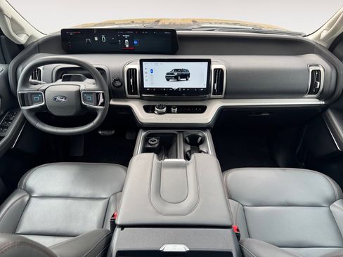 Used 2025 Ford Expedition Max Active image 10