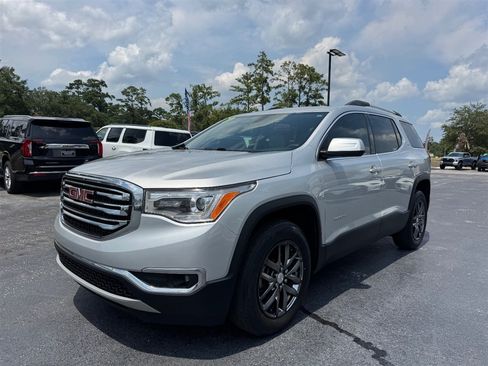 Used 2017 GMC Acadia SLT FWD image 4
