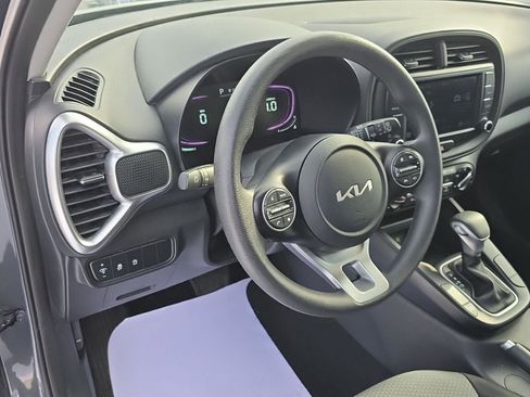 Used 2023 Kia Soul LX w/ Option Group 015 FWD image 18