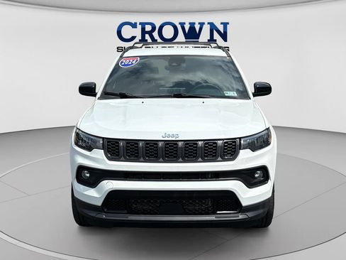 Used 2024 Jeep Compass Latitude AWD/4WD image 8
