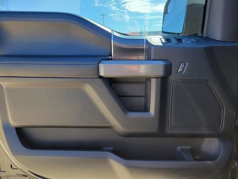 Used 2018 Ford F150 XLT w/ Equipment Group 302A Luxury AWD/4WD image 15
