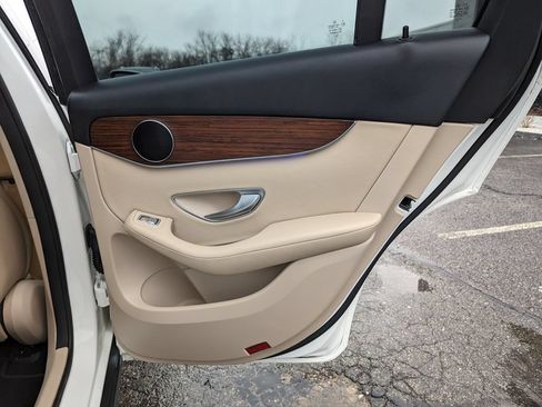 Used 2022 Mercedes-Benz GLC 300 4MATIC image 39