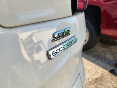 Used 2017 Ford Escape SE FWD image 9