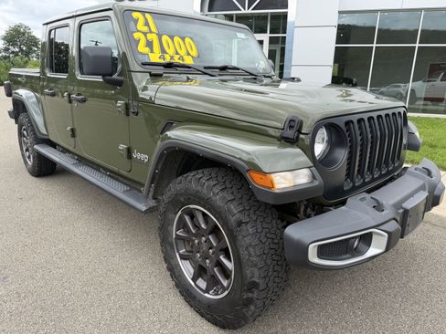 Used 2021 Jeep Gladiator Overland AWD/4WD image 4