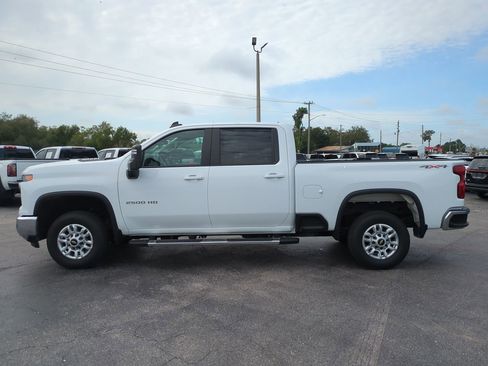 Used 2025 Chevrolet Silverado 2500 LT w/ Convenience Package AWD/4WD image 7