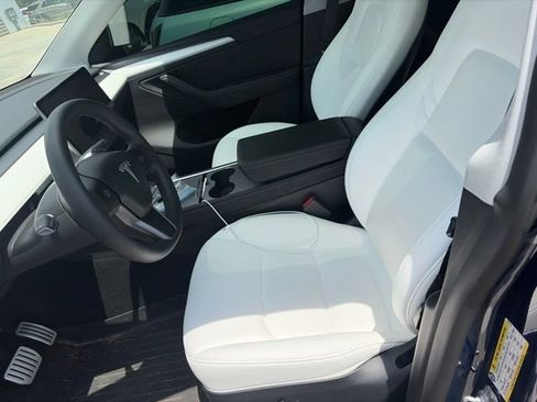 Used 2024 Tesla Model Y Performance AWD/4WD image 41