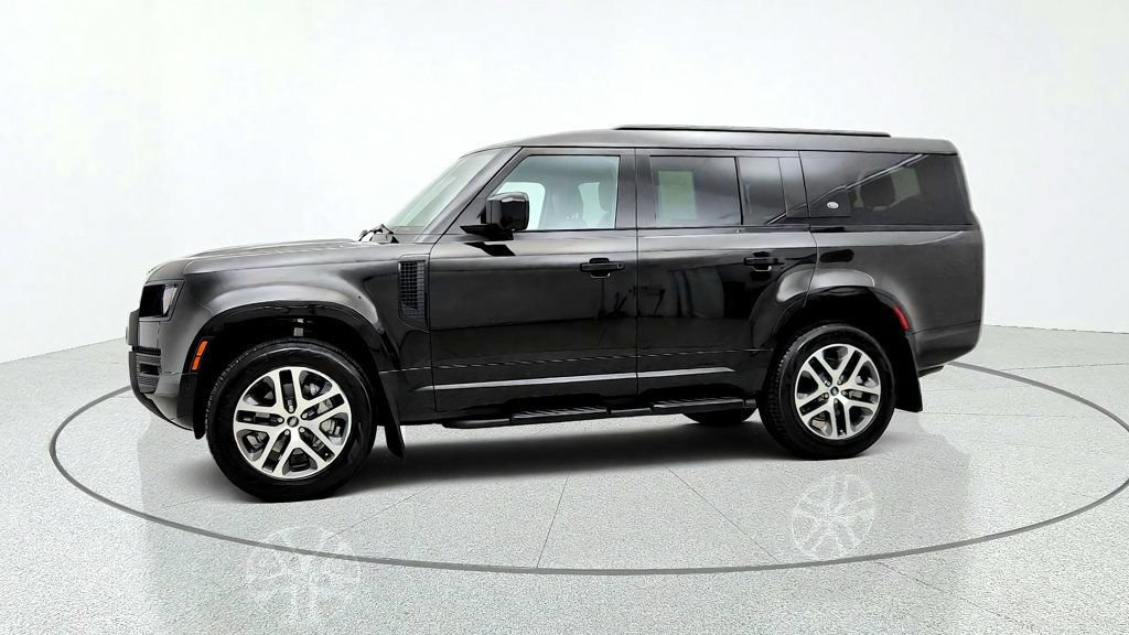 Used 2024 Land Rover Defender 130 X-Dynamic SE AWD/4WD image 8