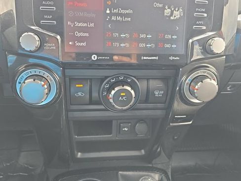 Used 2020 Toyota 4Runner TRD Off-Road AWD/4WD image 24