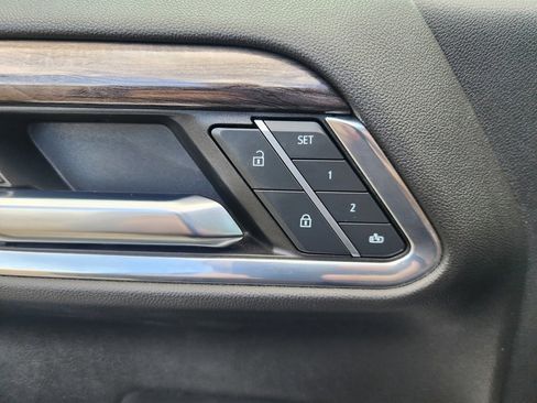 Used 2024 Chevrolet Silverado 2500 LTZ w/ LTZ Convenience Package image 23