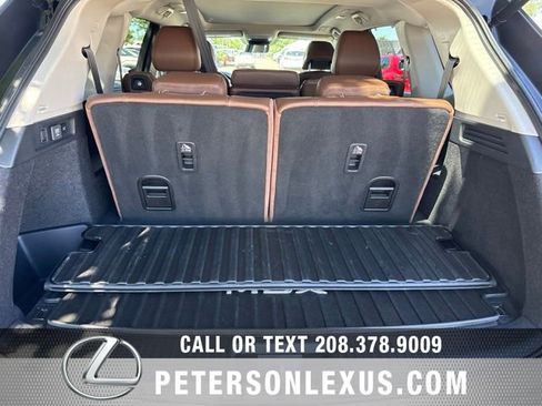 Used 2025 Acura MDX SH-AWD w/ Technology Package image 22