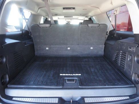 Used 2017 Cadillac Escalade ESV Luxury AWD/4WD image 11