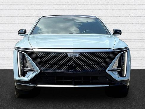 Used 2024 Cadillac Lyriq Tech RWD image 2