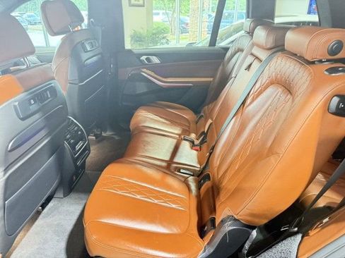 Used 2022 BMW X7 M50i image 23