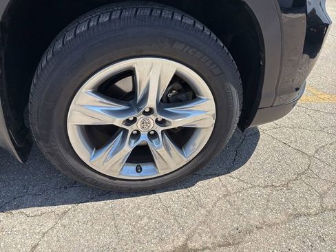 Used 2015 Toyota Highlander Limited AWD/4WD image 36