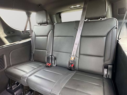 Used 2022 Chevrolet Suburban High Country AWD/4WD image 31