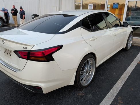 Used 2021 Nissan Altima 2.5 SR image 3