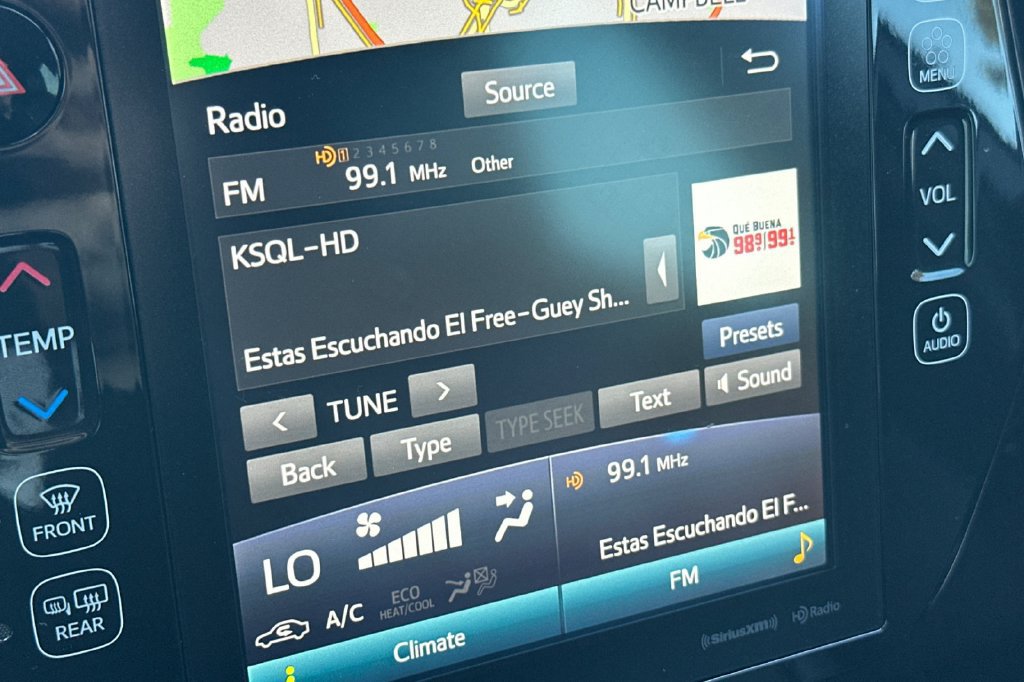 Used 2021 Toyota Prius Prime XLE FWD image 17