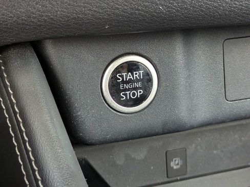 Used 2022 Nissan Rogue Platinum w/ Head-Up Display Package FWD image 30