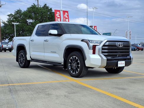 Used 2024 Toyota Tundra Limited image 3
