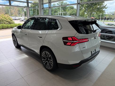 New 2026 BMW X3 xDrive30i w/ Premium Package AWD/4WD image 4
