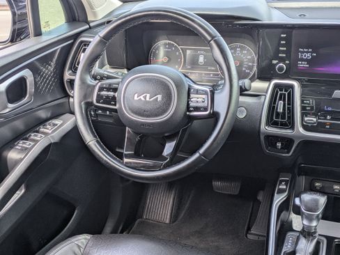 Used 2022 Kia Sorento S w/ Panoramic Sunroof Package FWD image 15