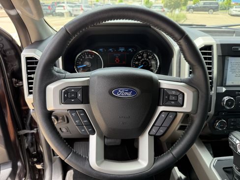 Used 2018 Ford F150 Lariat RWD image 14
