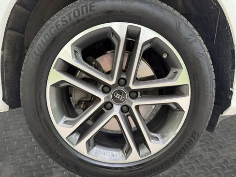 Used 2025 Audi Q5 Premium w/ Convenience Package AWD/4WD image 9