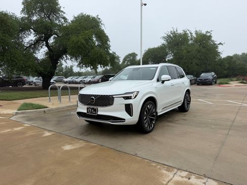 New 2026 Volvo XC90 T8 Ultra w/ Lounge Package AWD/4WD image 2