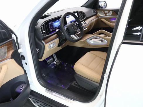 Certified 2025 Mercedes-Benz GLS 580 4MATIC image 22