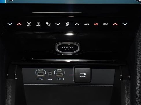 New 2026 Jeep Grand Cherokee Limited w/ Limited Altitude Package AWD/4WD image 17