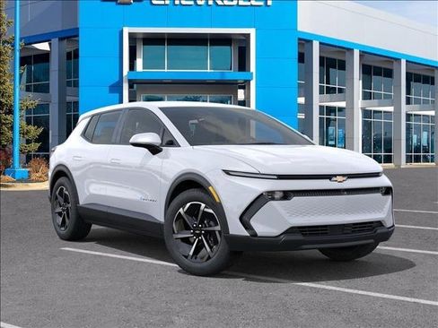 New 2026 Chevrolet Equinox EV LT image 7