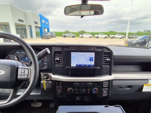 Used 2024 Ford F250 XL w/ STX Appearance Package AWD/4WD image 17