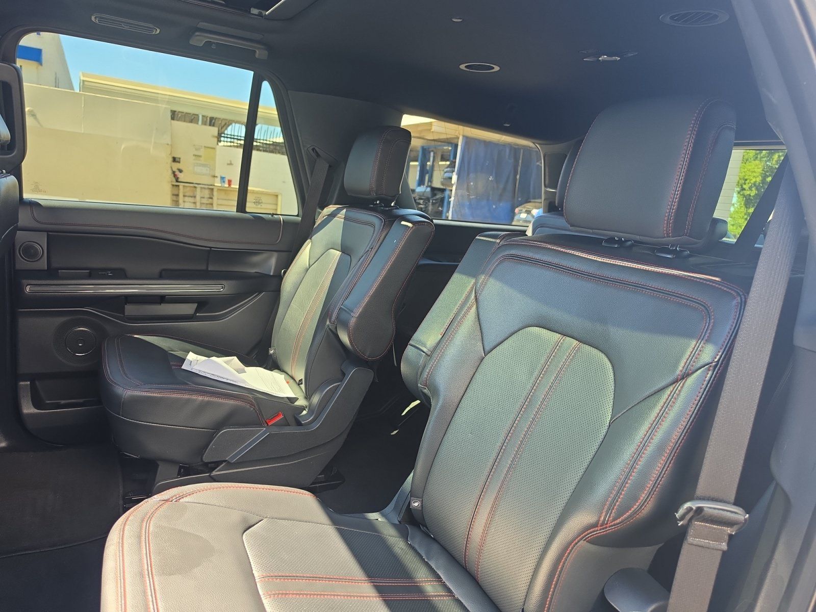 Used 2024 Ford Expedition Limited AWD/4WD image 25